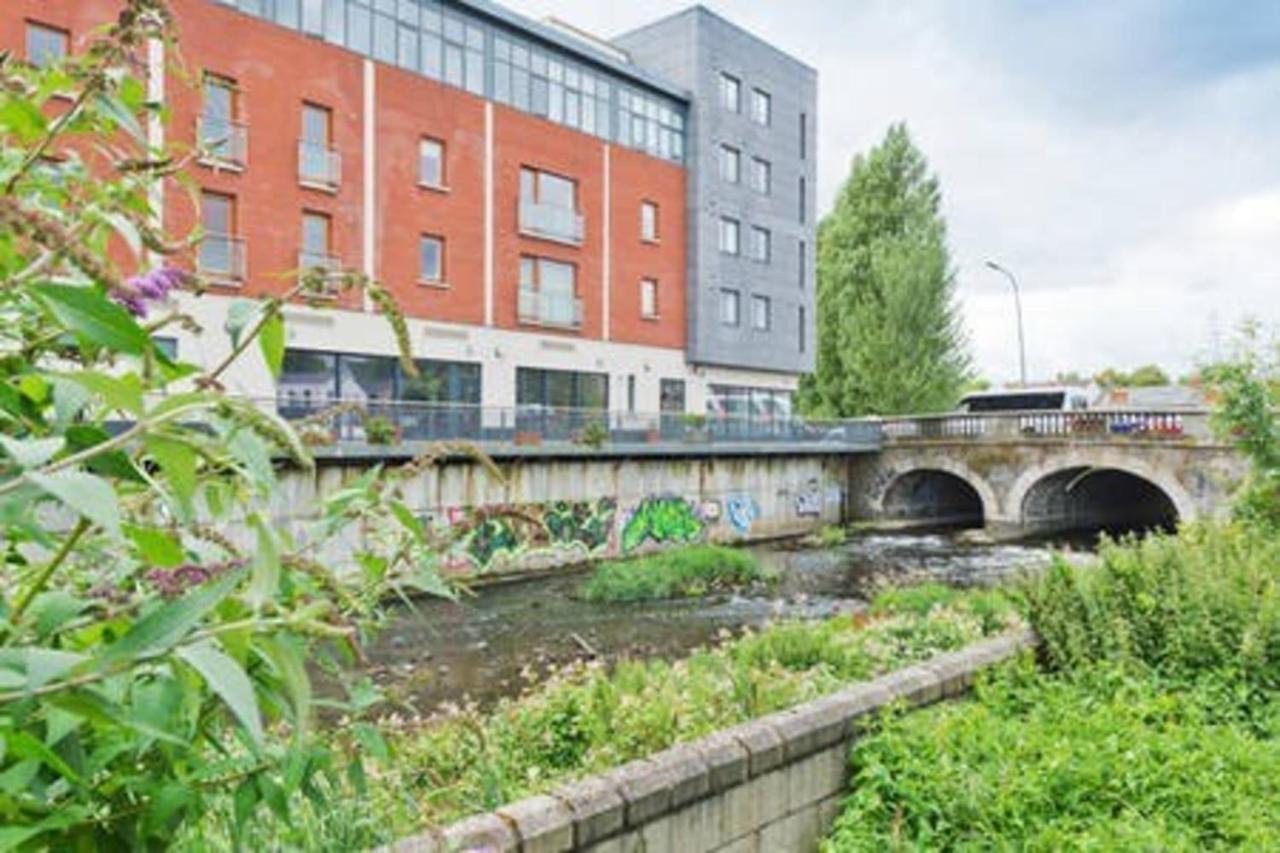Apartamento Charming Riverside - Minutes From Dublín